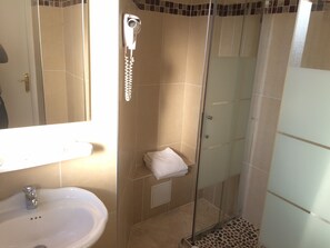 Dreibettzimmer | Badezimmer