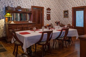 فطور مطهو حسب الطلب مجانًا