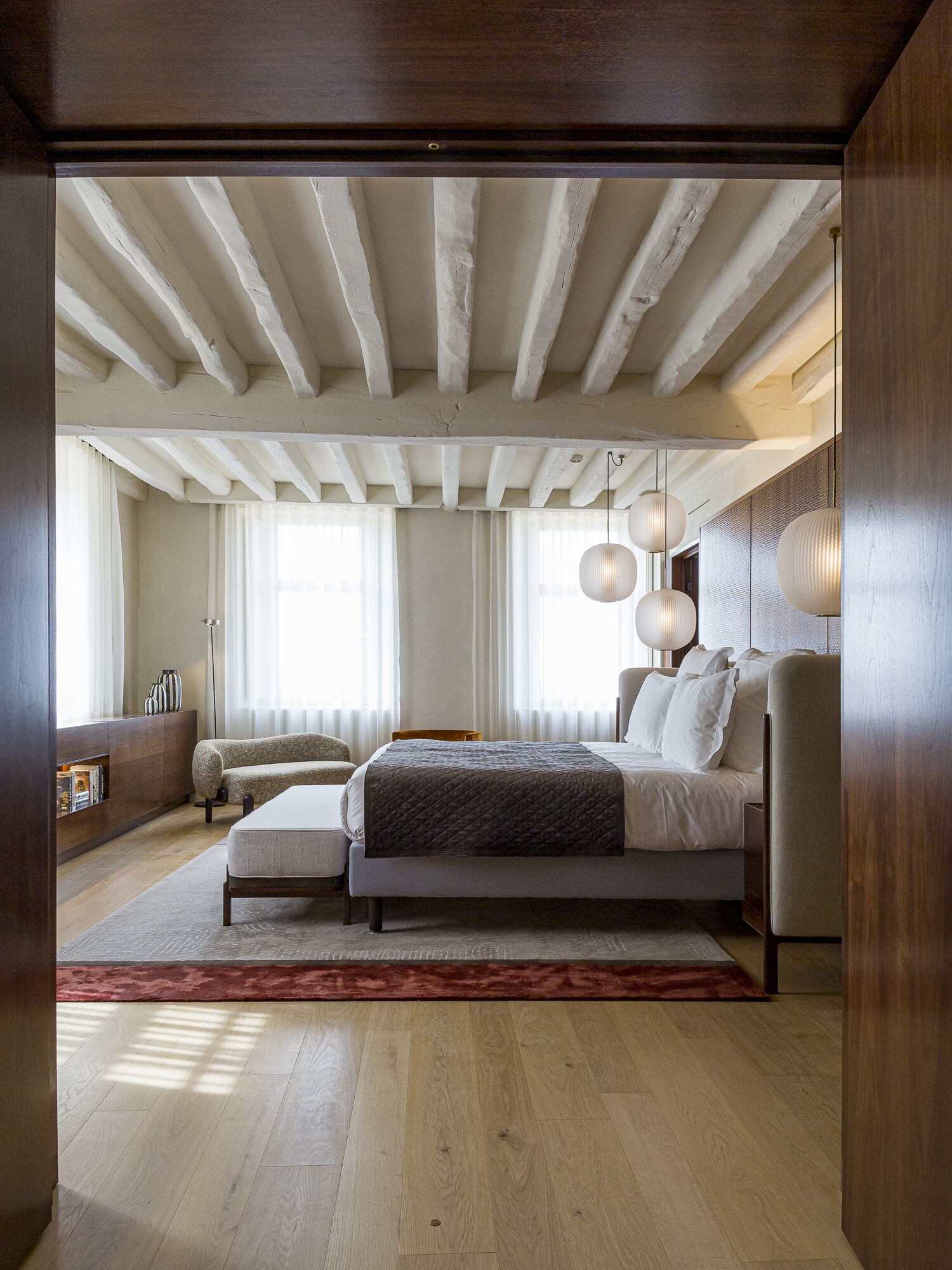 premium suite | 1 bedroom, premium bedding, minibar, in-room safe