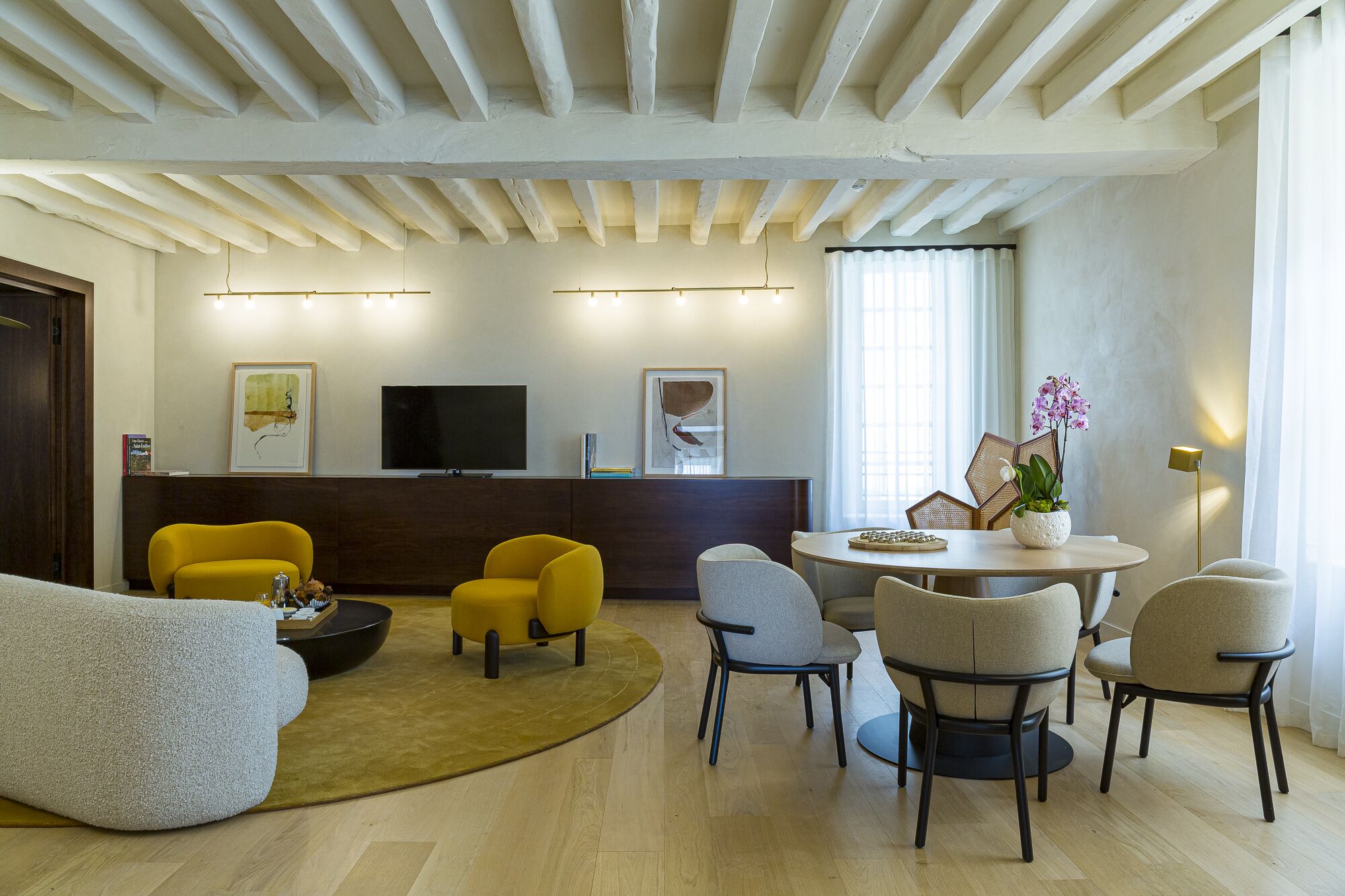 Premium Suite (Suite Prestige) | Premium bedding, minibar, in-room safe, desk