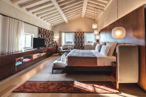 Ropa de cama de alta calidad y minibar 