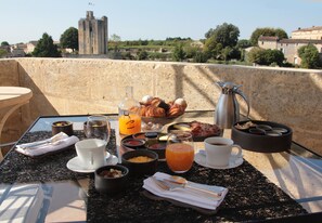 Daily full breakfast for a fee - Hôtel de Pavie (Saint-Émilion)
