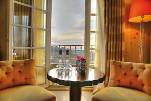 Habitación Deluxe doble (Panoramic View, Maison du clocher) | 1 dormitorio, ropa de cama de alta calidad, minibar y caja fuerte