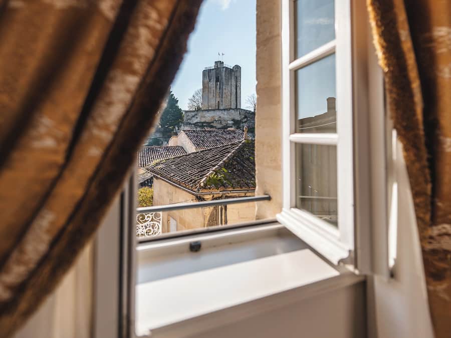 Ropa de cama de alta calidad y minibar