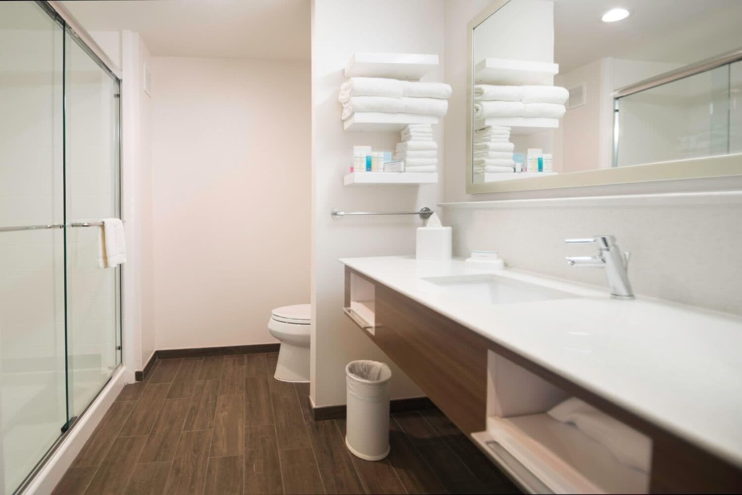 room, 1 king bed, refrigerator | bathroom | shower, free toiletries, towels