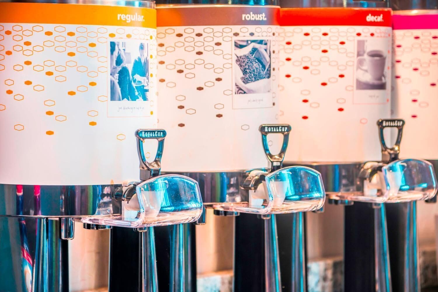 包含每日自助早餐