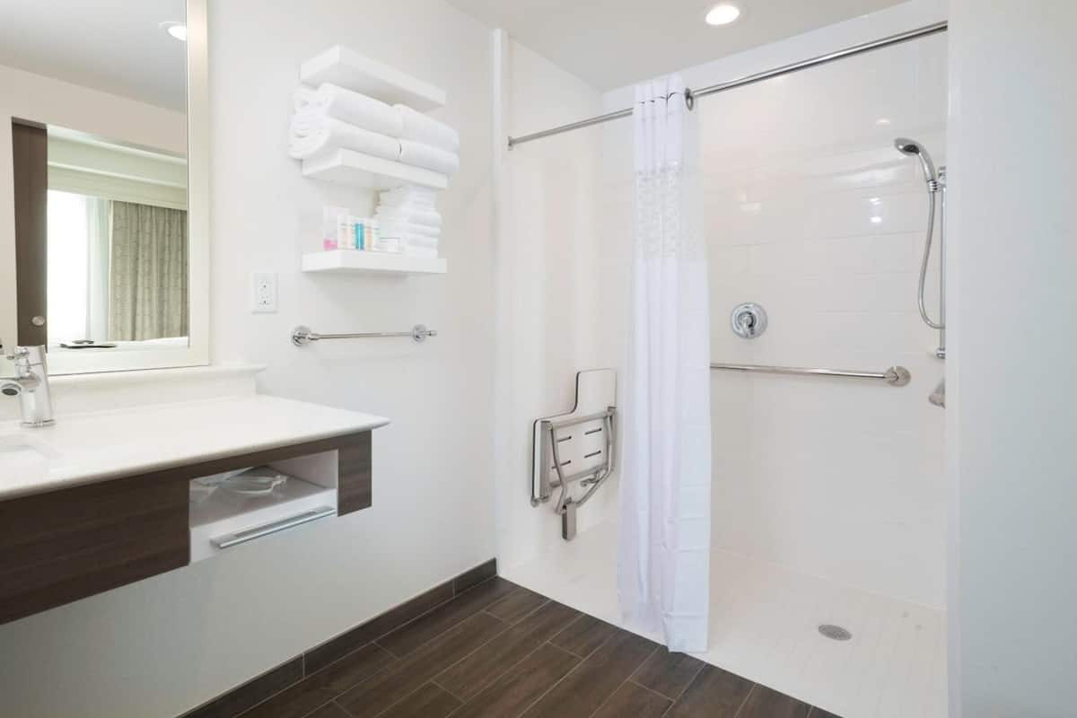 shower, free toiletries, towels