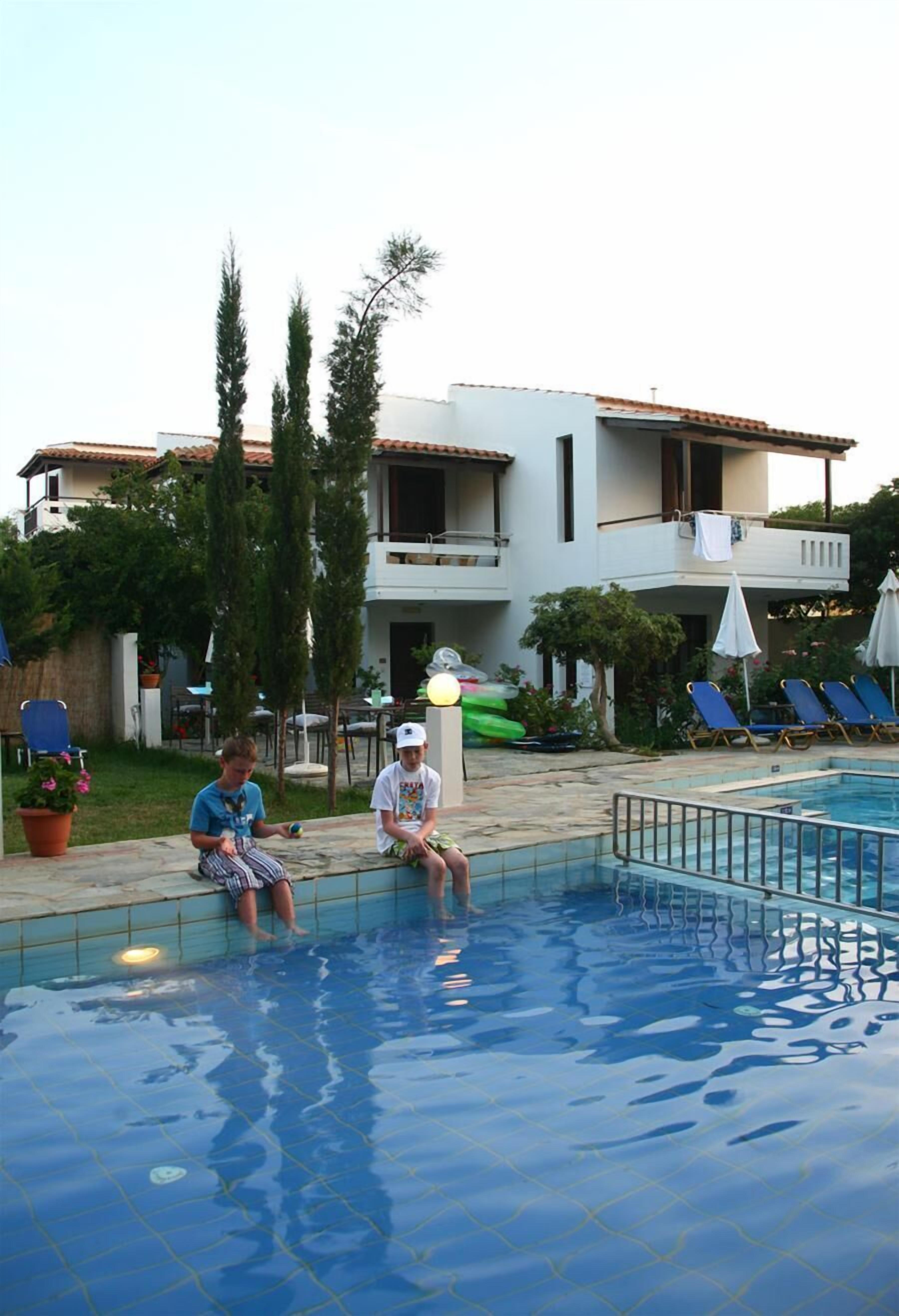 Seasonal outdoor pool, pool umbrellas