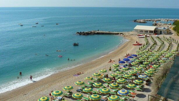 Beach - Camping Fontana delle Rose (Mattinata)