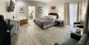 Romantic Room, 1 King Bed, Balcony, Courtyard View