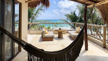 Sunrise Master Suite | Terrace/patio