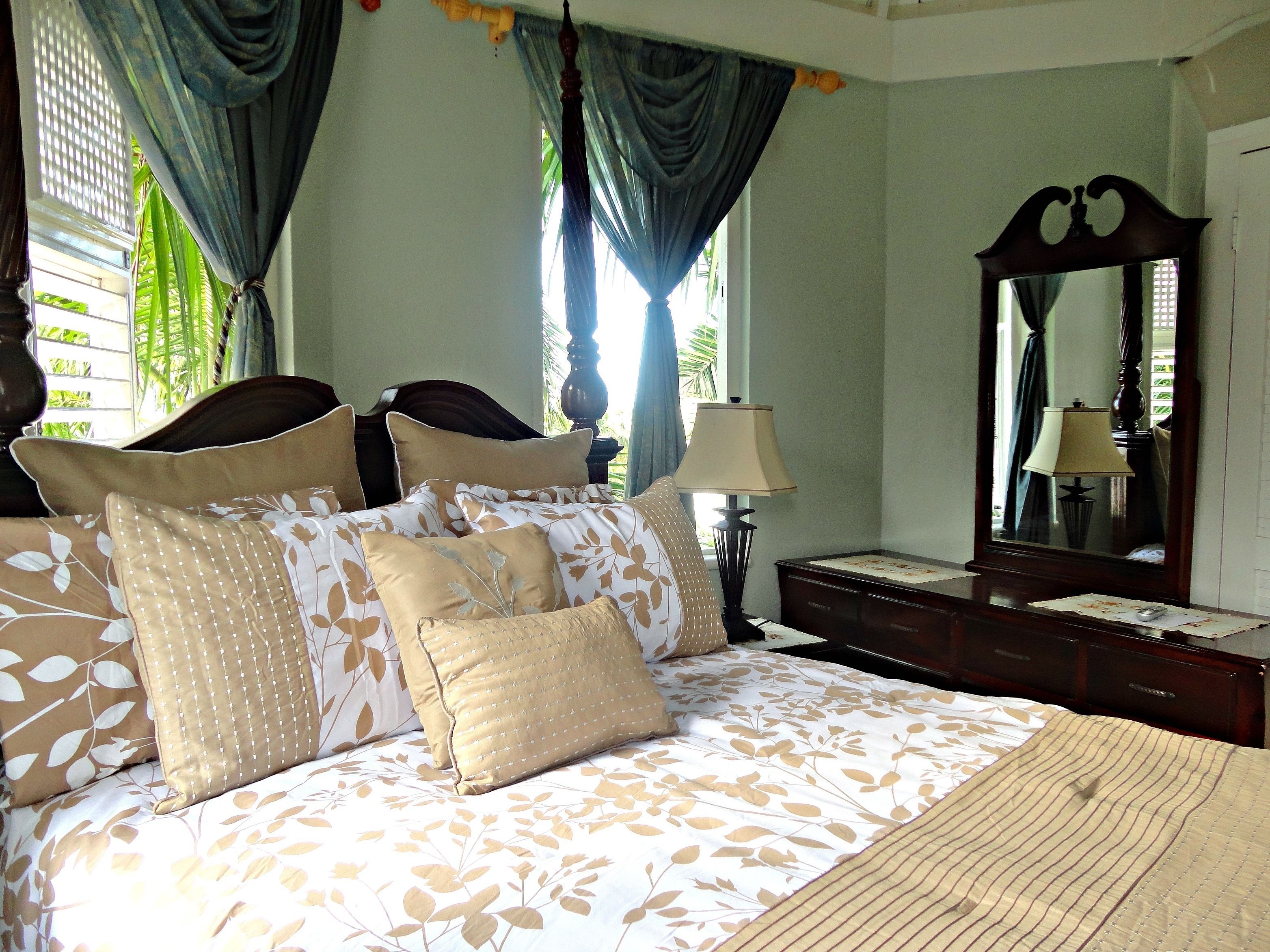 Exclusive Penthouse, 2 Bedrooms | 2 bedrooms, premium bedding, desk, free WiFi