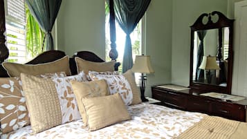 Exclusive Penthouse, 2 Bedrooms | 2 bedrooms, premium bedding, desk, free WiFi