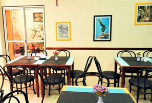 Daily continental breakfast (USD 5 per person) - Buenos Aires Inn Hotel (Buenos Aires)