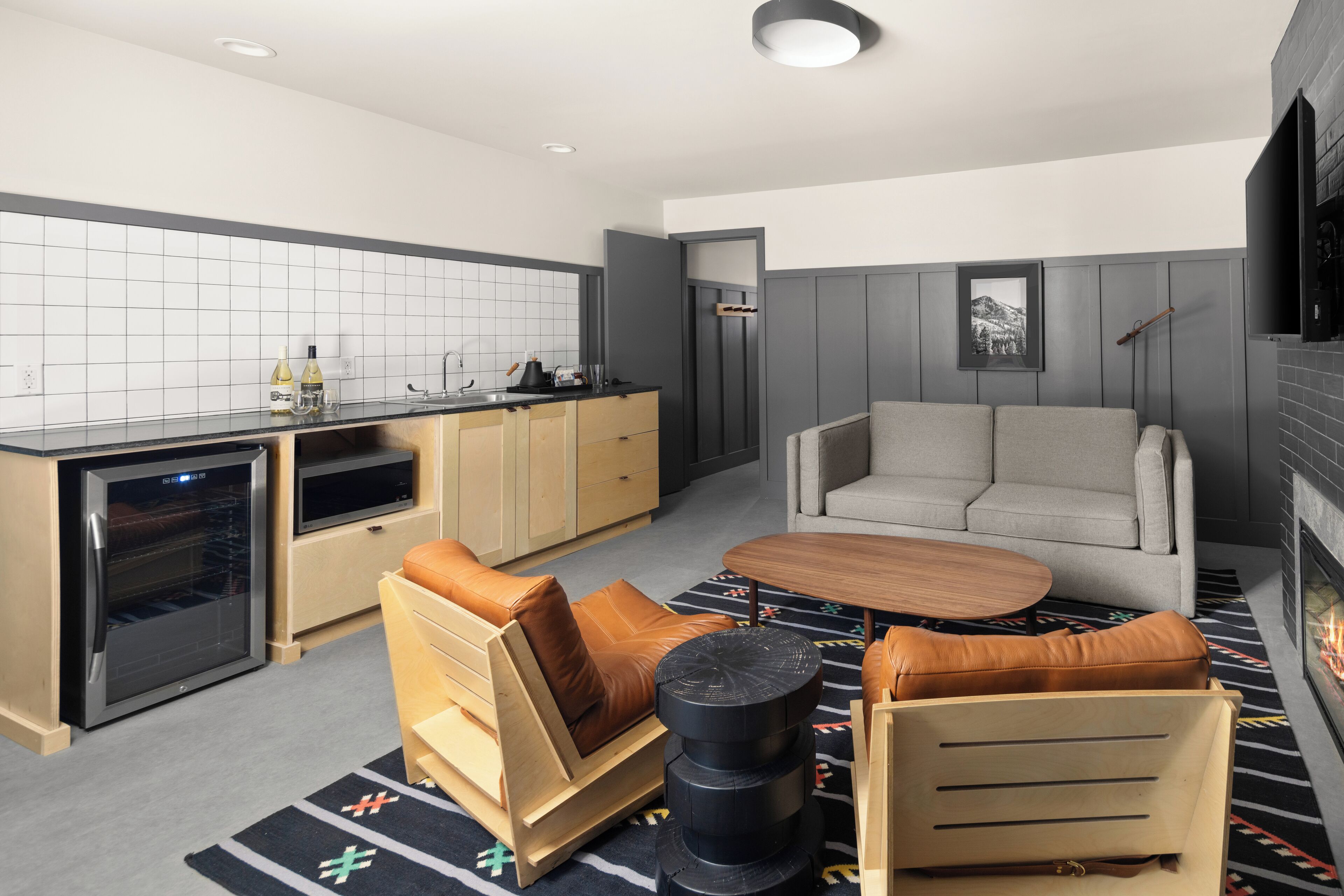 suite, 2 bedrooms | hypo-allergenic bedding, blackout curtains, iron/ironing board