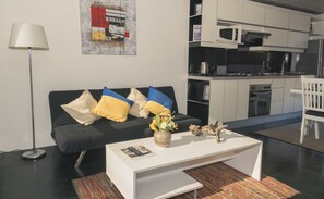 复式房, 海洋景观 | 起居区 | 智能电视、Netflix