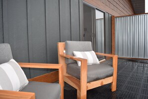Terrace/patio - The Otter Supper Club & Lodge (Ottertail)