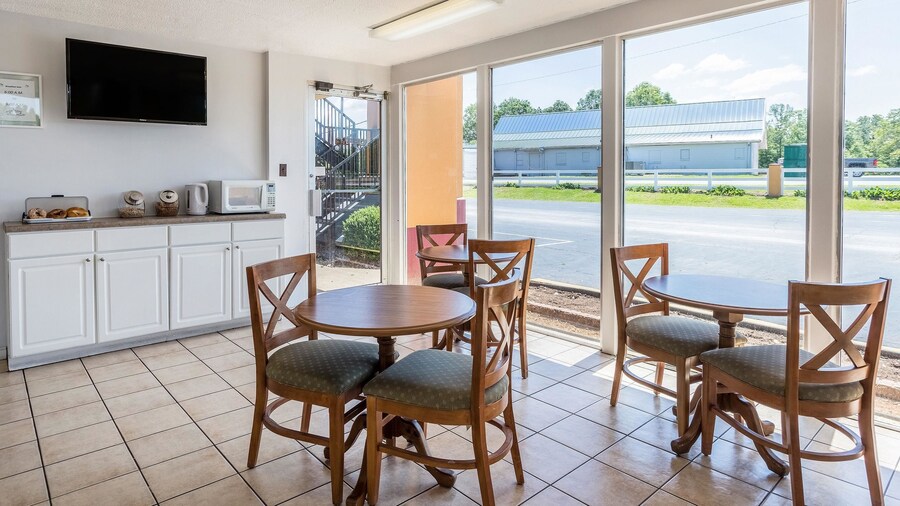 Rodeway Inn Denmark - Jackson