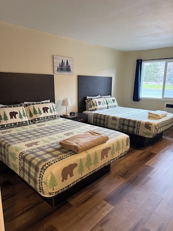 Free WiFi, bed sheets. Winthrop Inn