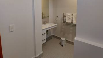 2 Bedroom Unit | Bathroom