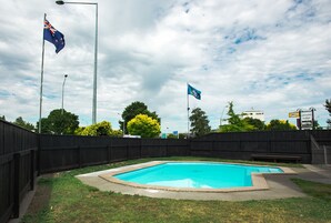 Piscina externa sazonal