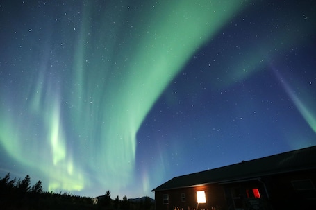 Exterior. Kaleido Lodge Yukon