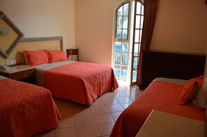 办公桌、免费婴儿床、折叠床/加床（额外收费）、免费 WiFi