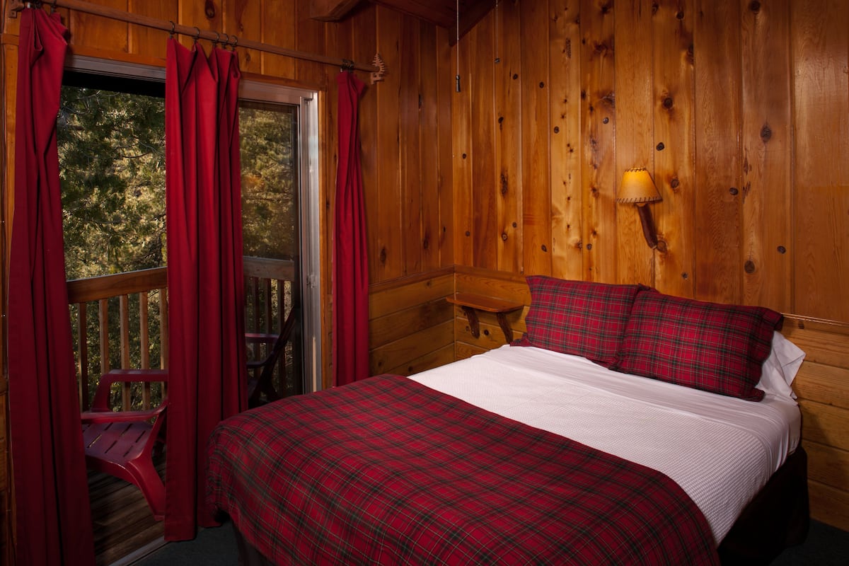 1 bedroom, desk, free WiFi, bed sheets