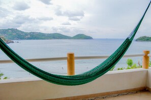 Deluxe Studio, 1 Bedroom, Hot Tub, Ocean View | Beach/ocean view - Bungalows La Madera (Zihuatanejo)