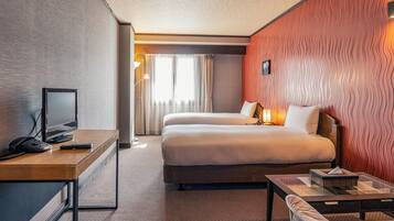 Desk, free WiFi, bed sheets