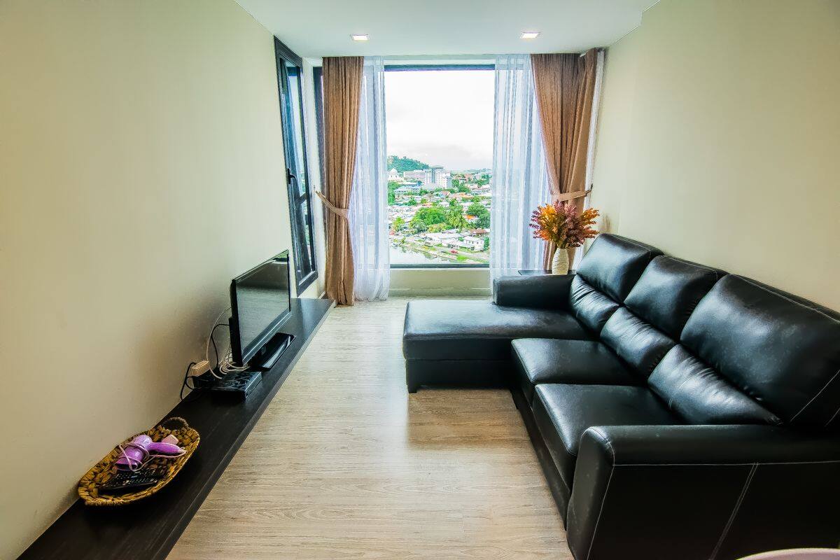 Suite, 1 Bedroom | Meja, seterika/papan seterika, Wi-fi percuma, cadar katil 