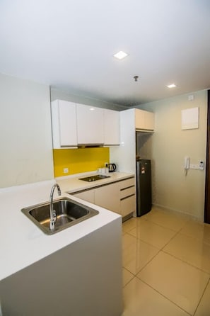 Suite, 1 Bedroom | Private kitchenette | Full-size fridge, microwave, stovetop, toaster