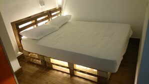 Unclassified image, 2 of 64, button - Halo Hostel (Kota Kinabalu)