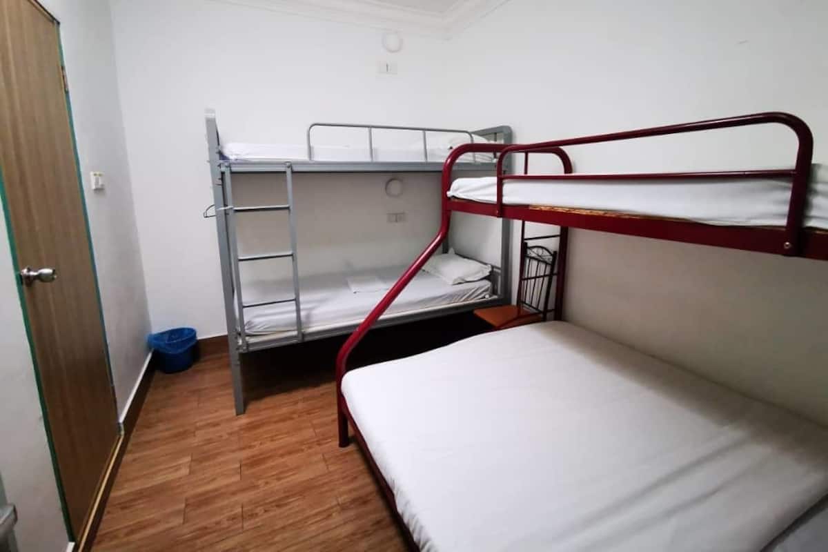 Family Room, Multiple Beds