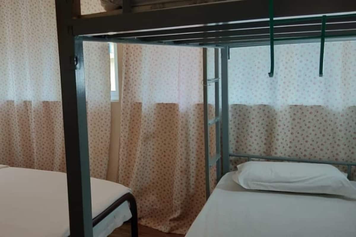 Soundproofing, free WiFi