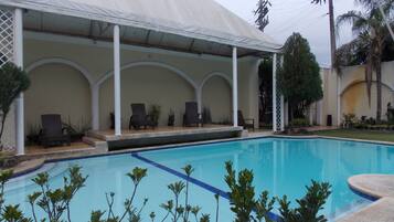 Outdoor pool, pool loungers