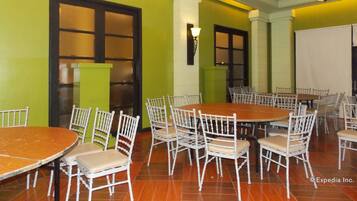 Daily buffet breakfast (PHP 290.00 per person)