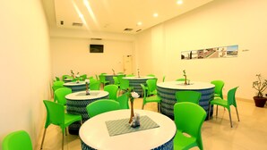 Unclassified image, 5 of 9, button - Roa Roa hotel Palu (Palu)