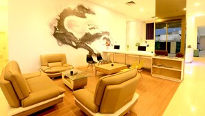 Unclassified image, 4 of 9, button - Roa Roa hotel Palu (Palu)