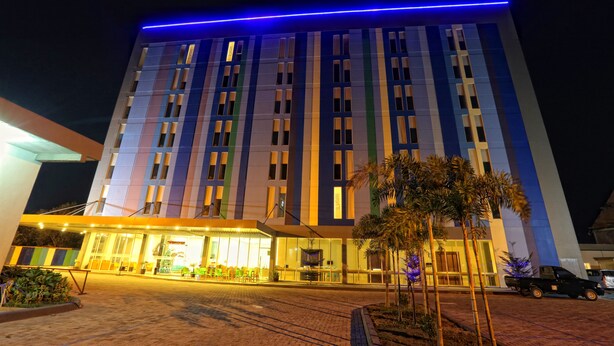 Unclassified image, 1 of 9, button - Roa Roa hotel Palu (Palu)