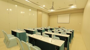 Unclassified image, 2 of 9, button - Roa Roa hotel Palu (Palu)
