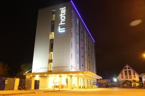 Front of property - Roa Roa hotel Palu (Palu)