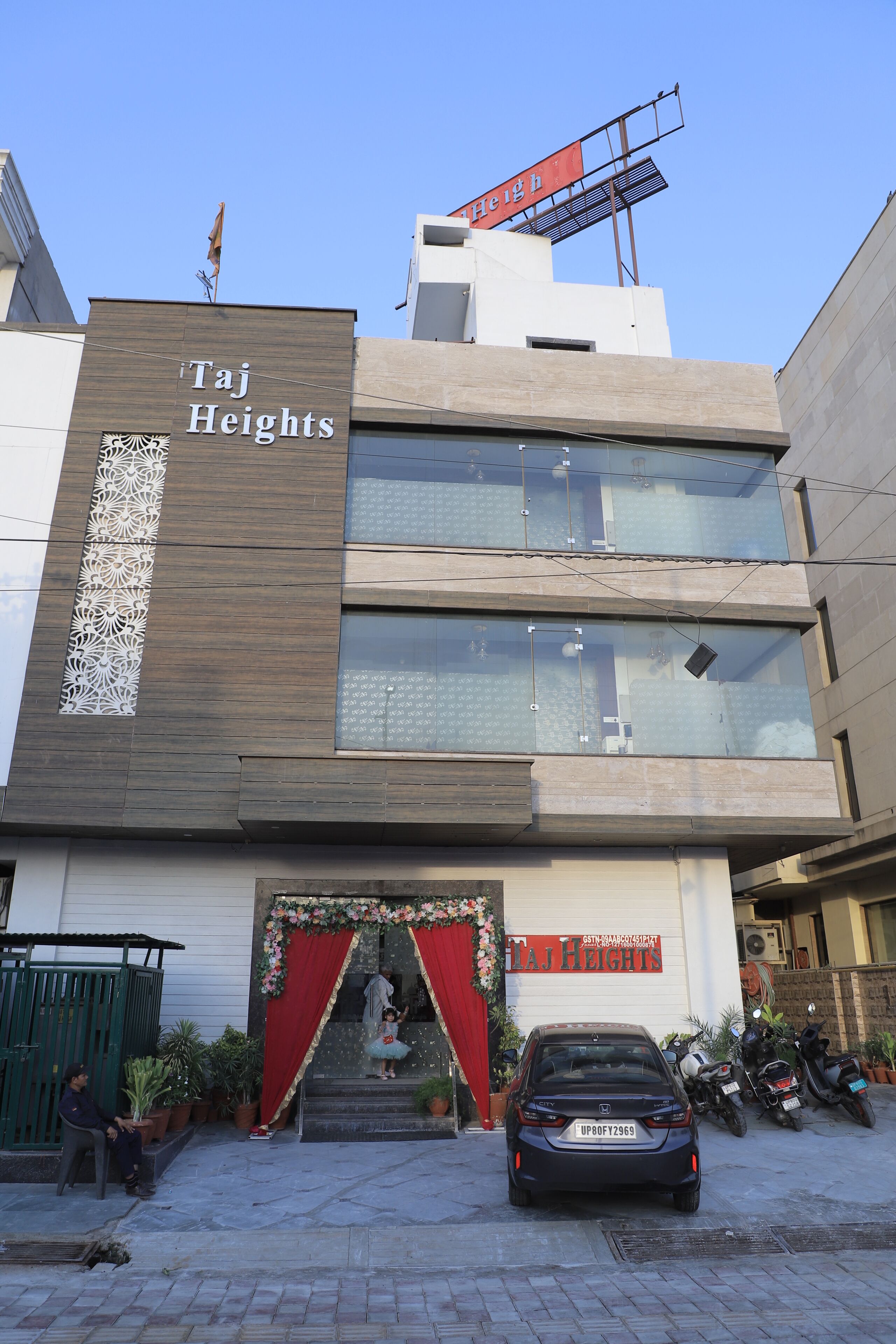 Photo - Hotel Taj Heights