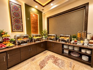 Buffet breakfast for a fee - Hotel Taj Heights (Agra)