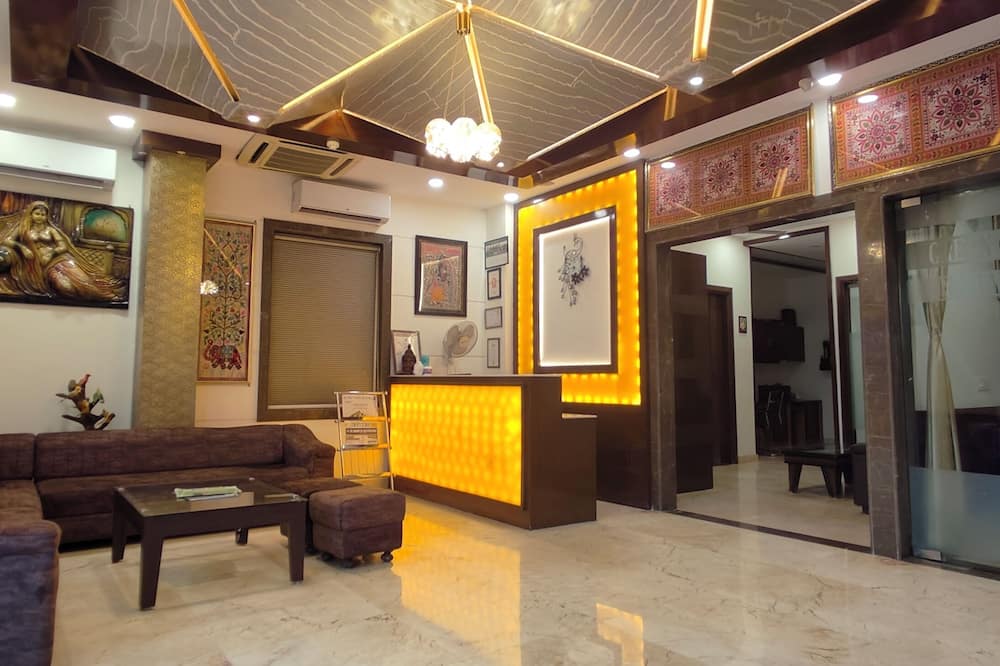 Hotel Taj Heights