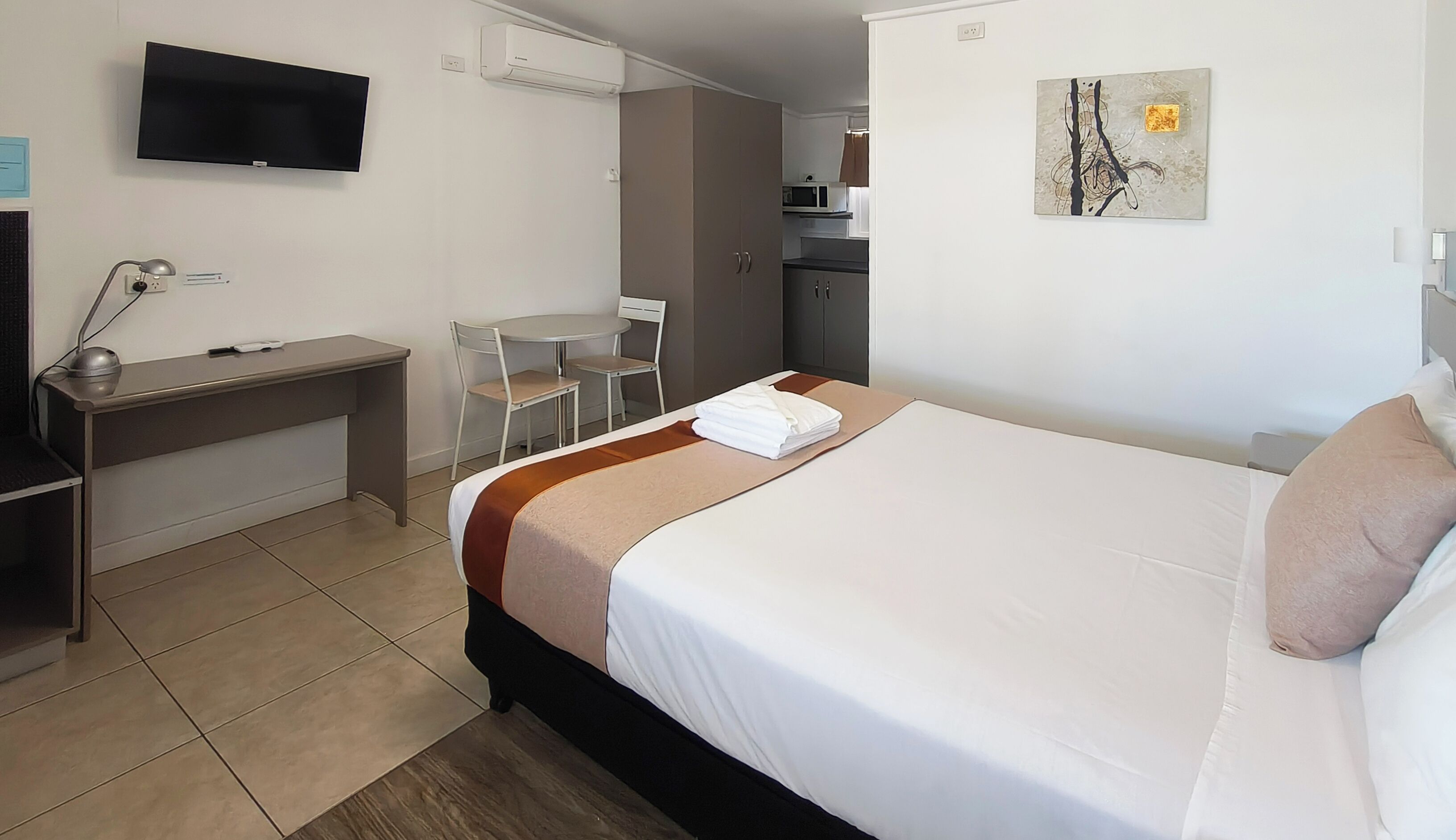 Executive Unit | Premium bedding, Select Comfort beds, individually furnished, desk