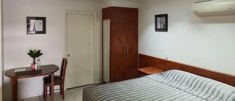 Quarto casal luxo | 1 quarto, roupas de cama premium, camas Select Comfort