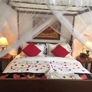 Minibar y caja de seguridad en la habitación