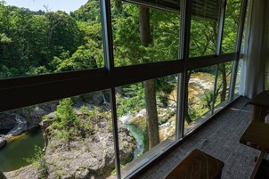 客房, 山谷景 (Japanese Western Style Room) | 陽台景觀