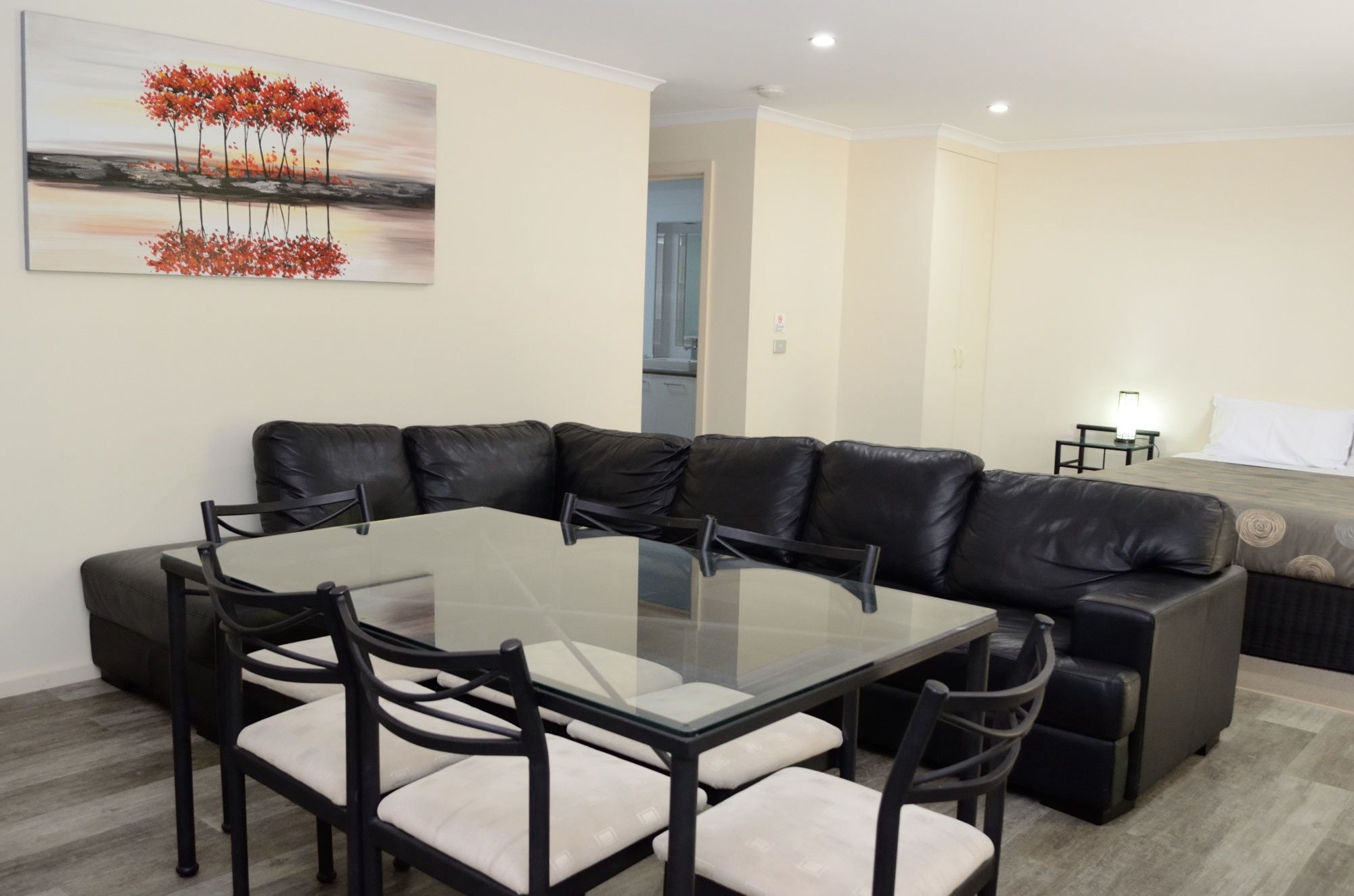 Large Family Room (6 PAX) | Minibar, desk, iron/ironing board, free WiFi